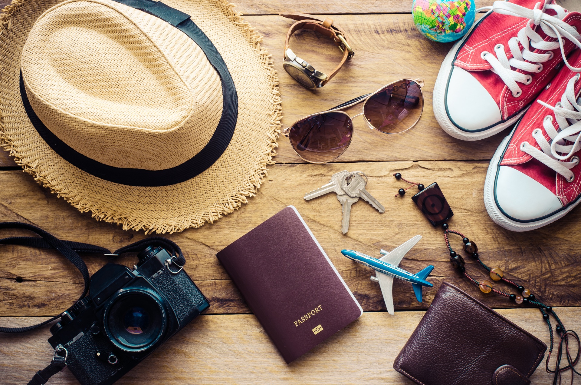 Reiseaccessoires vor dem Abflug arrangiert | Transfer Antalya Belek